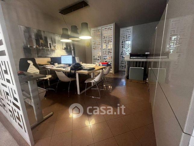 Ufficio in commerciale in Circonvallazione Fosse 14