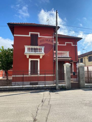 Villa in residenziale in Via Stefano Breventano 33