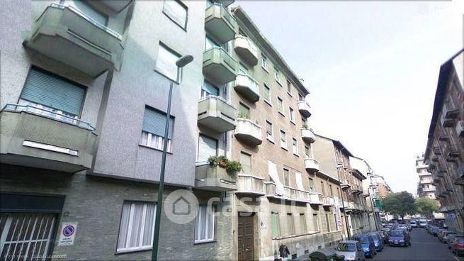 Box/posto auto in residenziale in Via Carlo Castelnuovo delle Lanze 10