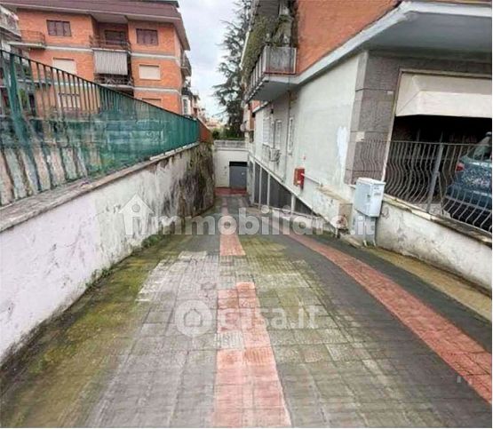 Box/posto auto in residenziale in Via del Casaletto 57