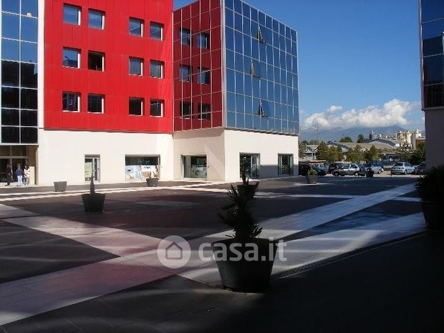 Ufficio in commerciale in Via Morolense