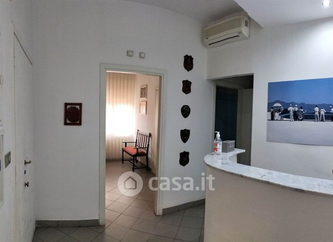 Ufficio in commerciale in 
