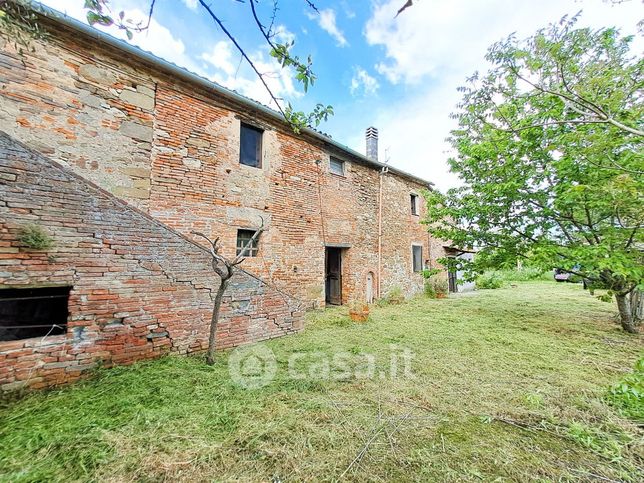 Rustico/casale in residenziale in 