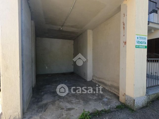 Garage/posto auto in residenziale in Via Villanova 103