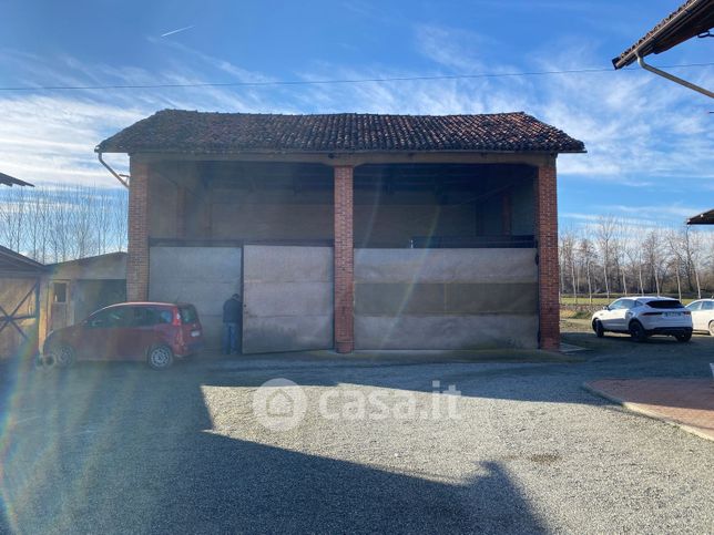 Garage/posto auto in residenziale in Strada Suniglia