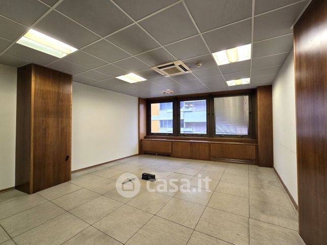 Ufficio in commerciale in Via Guglielmo Oberdan 2