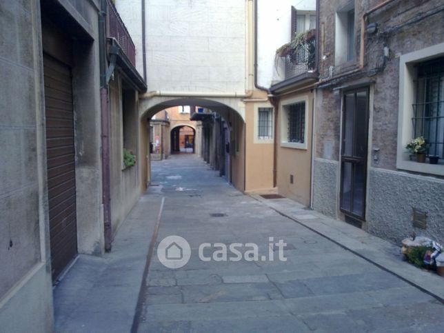 Garage/posto auto in residenziale in Via San Felice