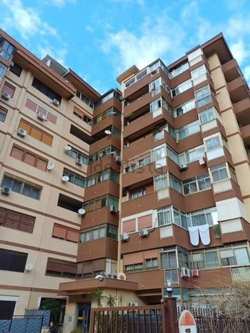 Appartamento in residenziale in Via Emilio Salgari 5