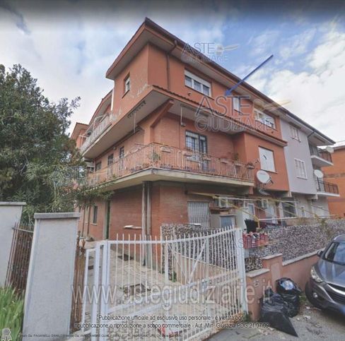 Appartamento in residenziale in Via Ioppolo 12