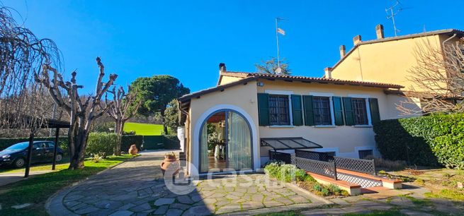 Villa in residenziale in 