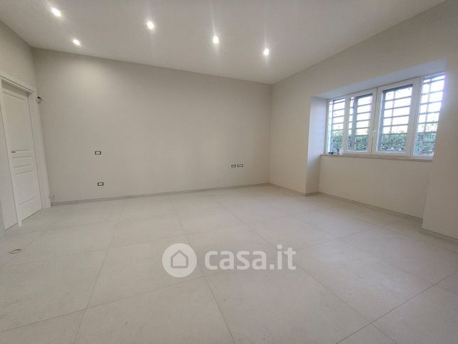 Appartamento in residenziale in Via Antonio Locatelli