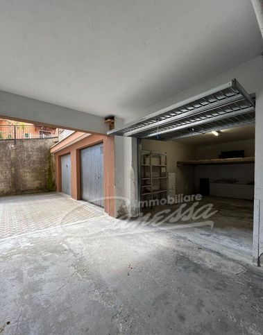 Box/posto auto in residenziale in Via Capellaro