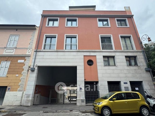 Box/posto auto in residenziale in Via Capitolina