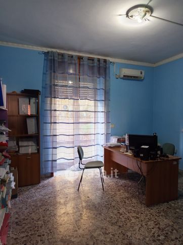 Ufficio in commerciale in Via Innamorati 83