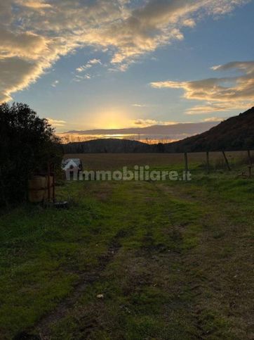 Terreno agricolo in commerciale in Strada Tuscanese