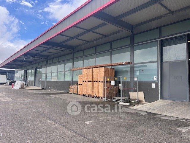 Capannone in commerciale in Via degli Orefici
