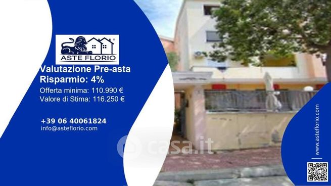 Ufficio in commerciale in Via Italia