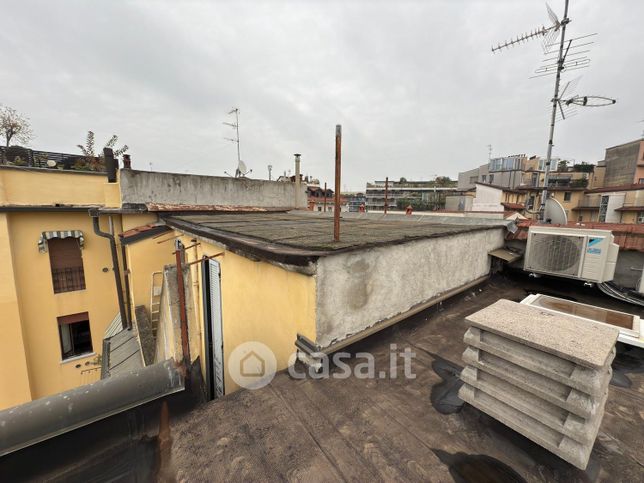 Appartamento in residenziale in Via Pelagio Palagi 9