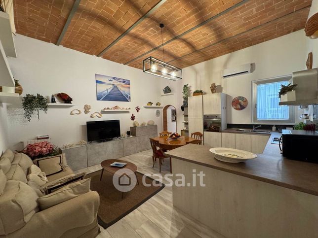 Appartamento in residenziale in Via Armando Diaz 11