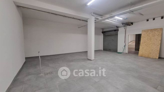 Garage/posto auto in residenziale in Piazza Pier Vettori