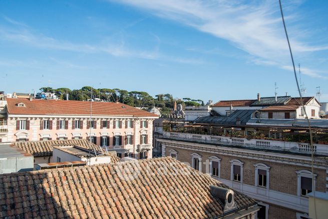 Attico/mansarda in residenziale in Via Francesco Carrara