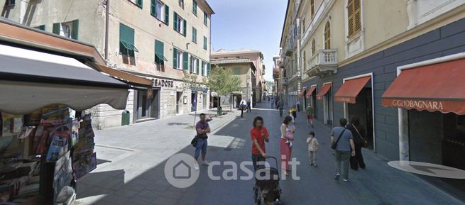 Attivitã /licenza (con o senza mura) in commerciale in Piazza Lorenzo Ranco