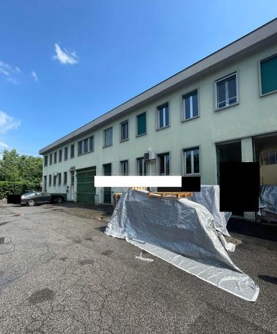 Capannone in commerciale in Via Giuseppe Di Vittorio 307 /31A