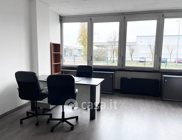 Ufficio in commerciale in Viale della Mercanzia