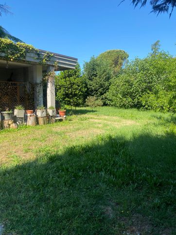Casa bi/trifamiliare in residenziale in Di Vittorio