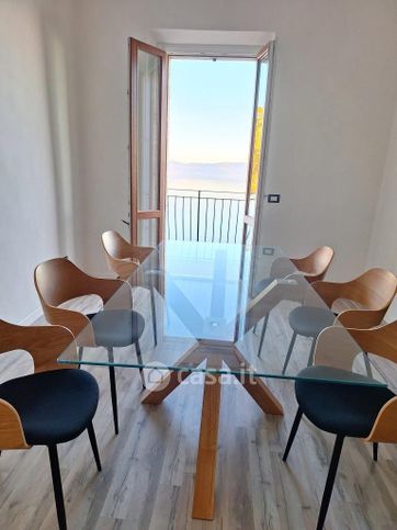 Ufficio in commerciale in Via Aganoor Pompili 25