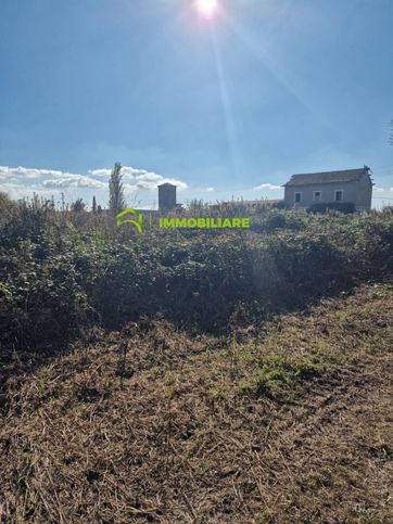 Terreno edificabile in residenziale in Via Grotte di Nottola