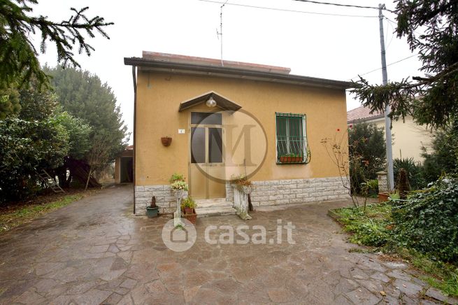 Casa indipendente in residenziale in Via Mazzacavallo 1