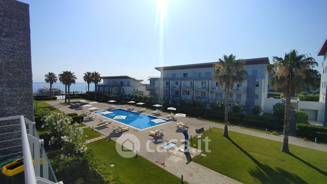 Appartamento in residenziale in Strada Statale 16 Adriatica