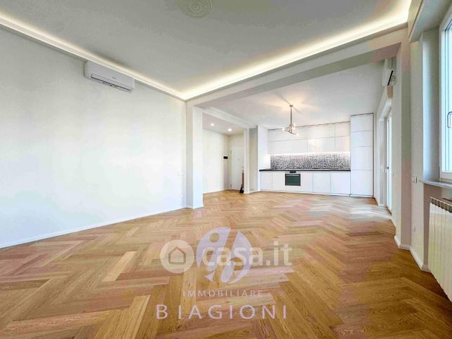 Appartamento in residenziale in Viale Ugo Foscolo 19