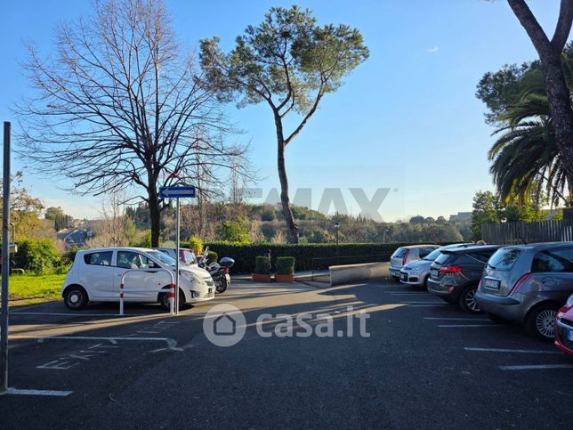 Box/posto auto in residenziale in Via Apricale 31