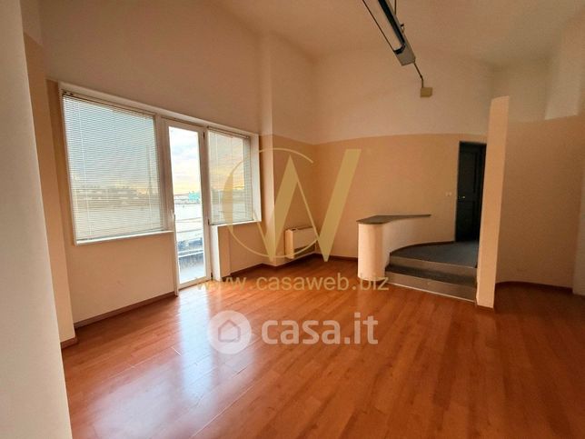 Ufficio in commerciale in Viale Giulio Douhet 15 -11