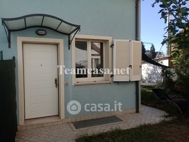 Villa in residenziale in 