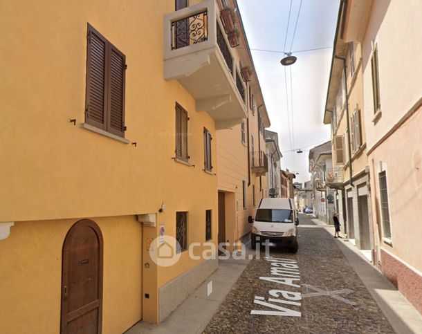 Garage/posto auto in residenziale in Via Andrea e Nicola Amati 13