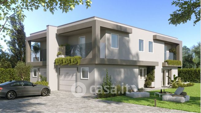 Casa bi/trifamiliare in residenziale in Via Lovato de' Lovati
