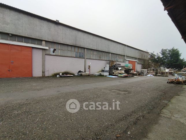 Capannone in commerciale in Via della Marzorata 14