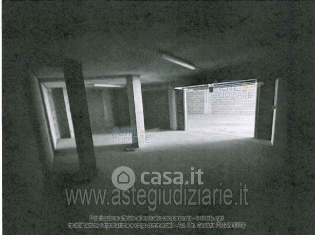 Box/posto auto in residenziale in Via XXV Aprile