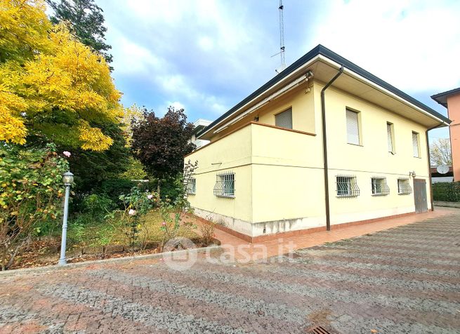Villa in residenziale in Via Arturo Scotti