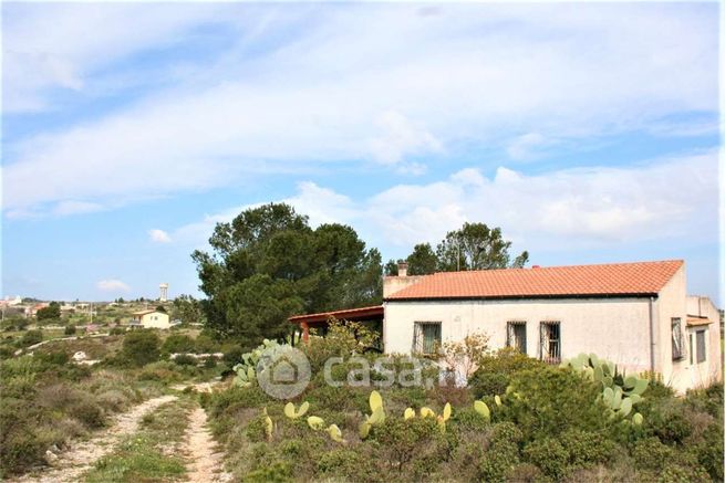 Villa in residenziale in Strada Provinciale 64