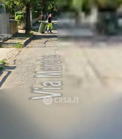 Ufficio in commerciale in Via Marche 85