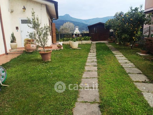Villa in residenziale in Via IV Novembre