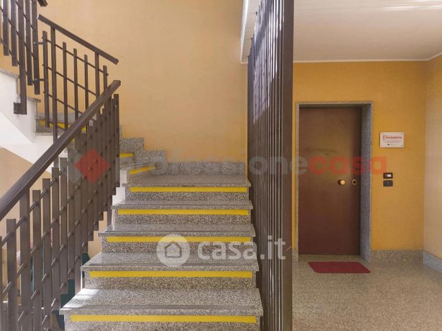 Ufficio in commerciale in Via Sant'Anna I Tronco 18