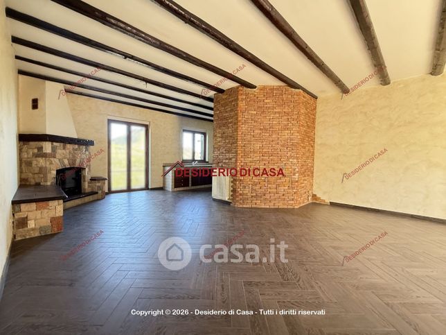 Villa in residenziale in Via Provinciale 1