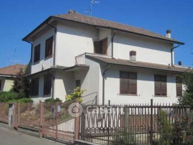 Villa in residenziale in Via Legnano 3