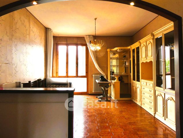 Appartamento in residenziale in Via Guido Monaco 17