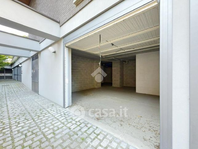 Box/posto auto in residenziale in